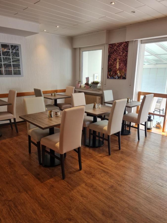 Airport Hotel Karsten Кьолн Екстериор снимка